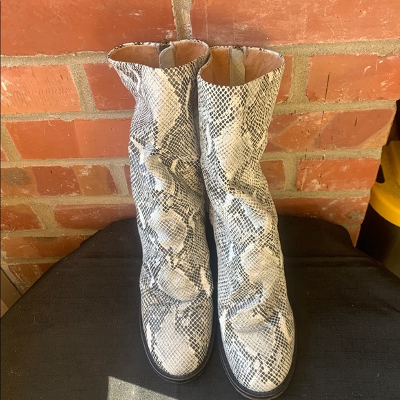 Free People Elle Block Heel Boots White Snake Effect Slouch Leather Size 37 - Picture 2 of 6